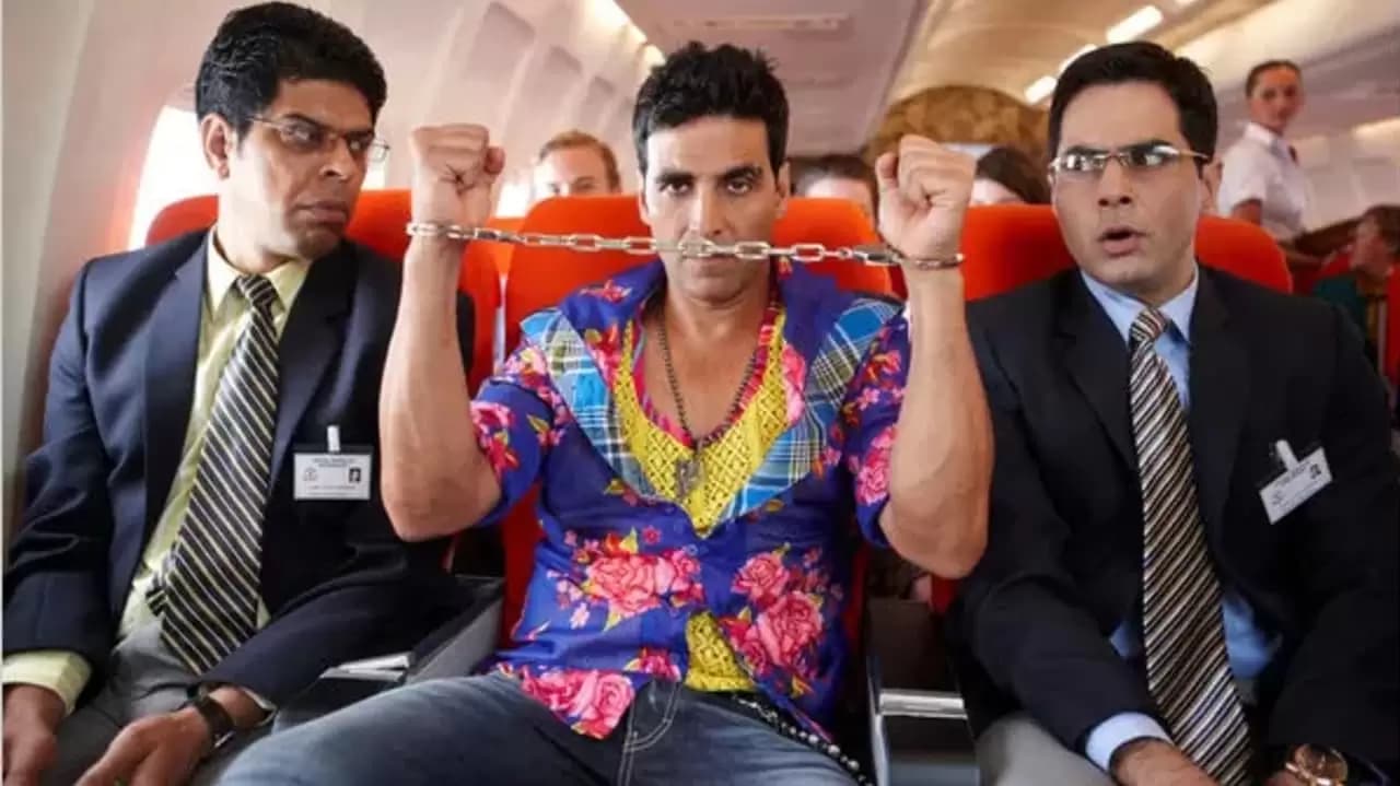 Tees Maar Khan Backdrop