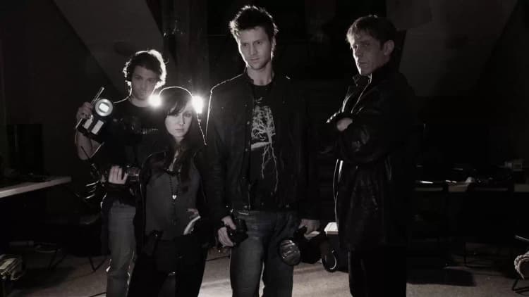 Grave Encounters Poster