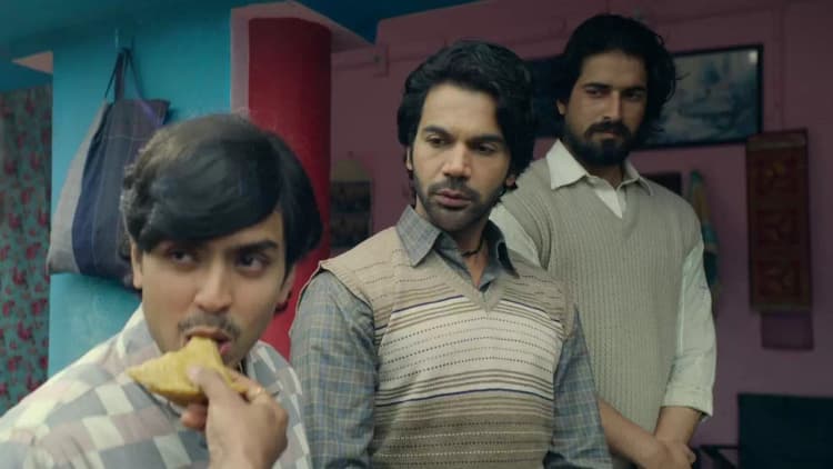 Guns & Gulaabs Poster